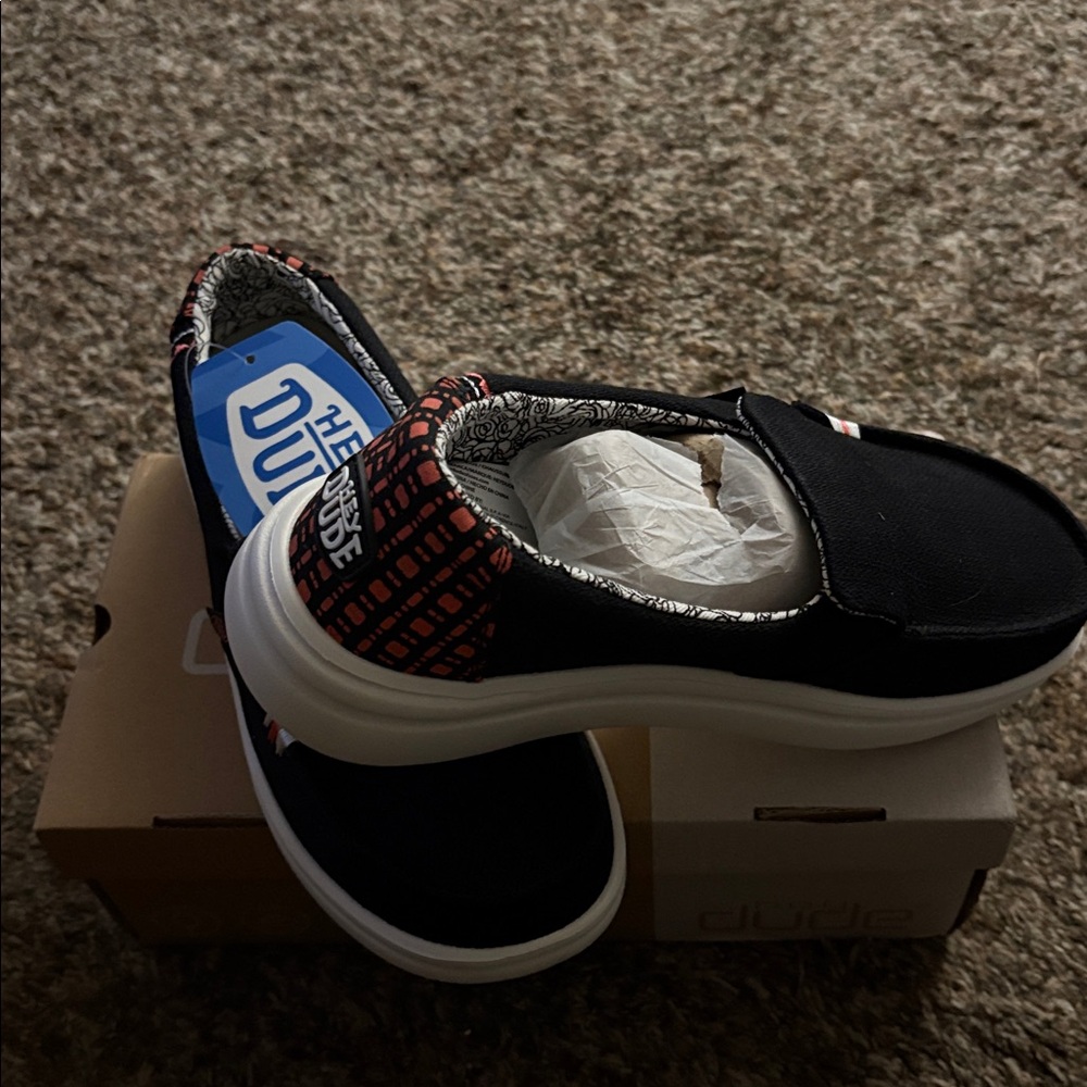 Hey Dude Misty Rise Black Palm Size 8